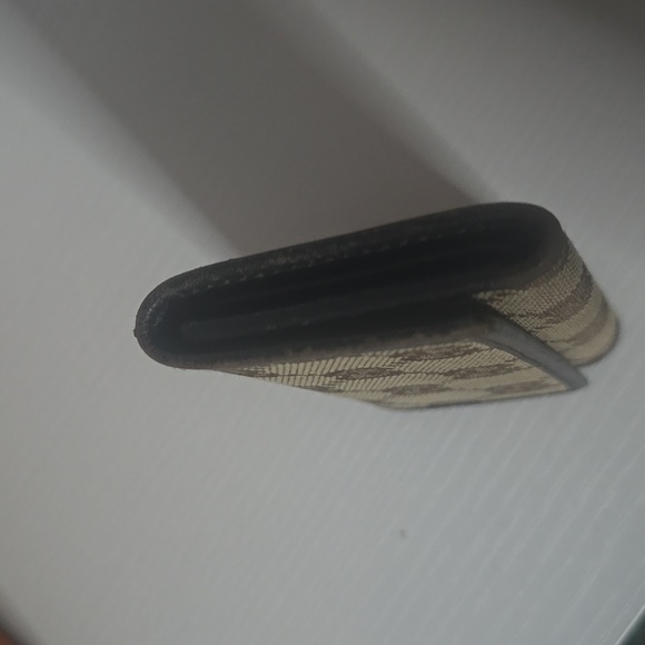 Gucci Brown & Tan Signiture GG Mono 6 Keyring Holder (EUC)(COA)✨️🖤✨️ - Picture 9 of 12